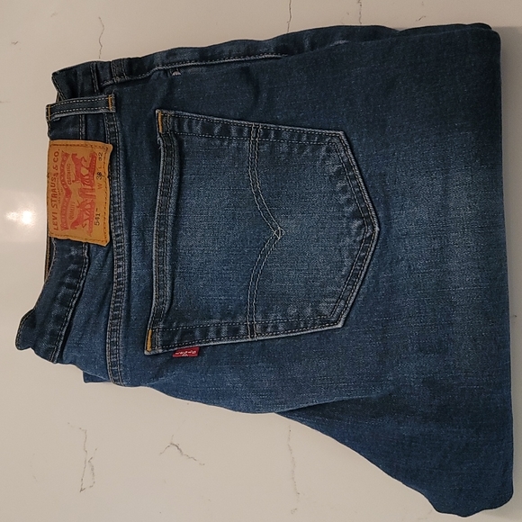 Two Pair of Men's Levi 541 Strauss Jeans - Picture 5 of 6